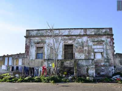 Una villa occupata dai rom